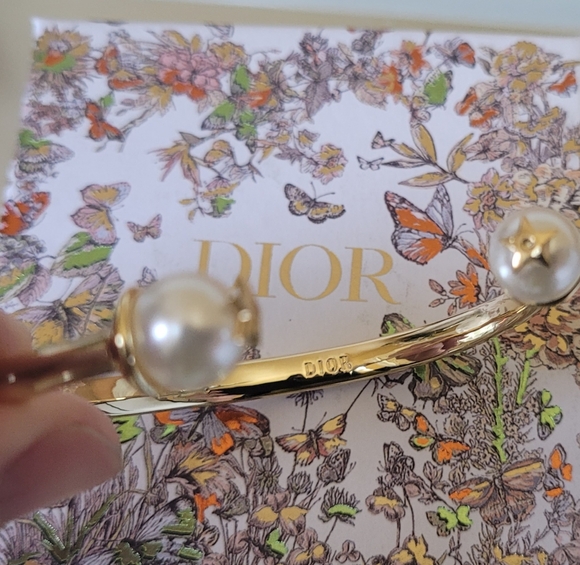 Christian Dior Logo Pearl Tribales Bracelet With Box - Picture 3 of 14
